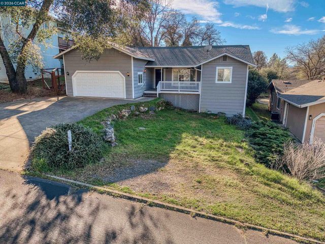 18357 Deer Hill Rd, Hidden Valley Lake, CA 95467