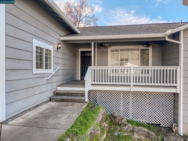 18357 Deer Hill Rd, Hidden Valley Lake, CA 95467