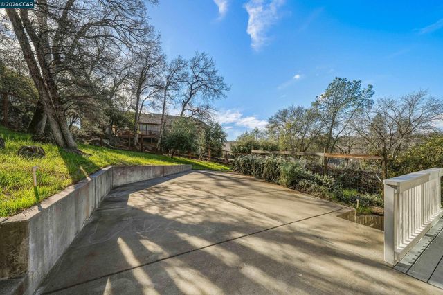 18357 Deer Hill Rd, Hidden Valley Lake, CA 95467