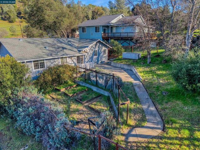 18357 Deer Hill Rd, Hidden Valley Lake, CA 95467
