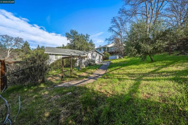 18357 Deer Hill Rd, Hidden Valley Lake, CA 95467