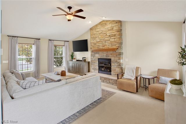 1910 Northgate Circle, Akron, OH 44320
