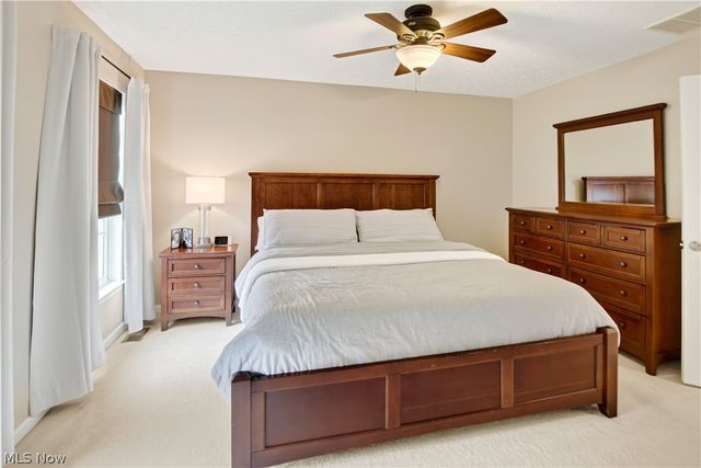 1910 Northgate Circle, Akron, OH 44320