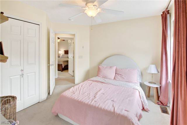 1910 Northgate Circle, Akron, OH 44320