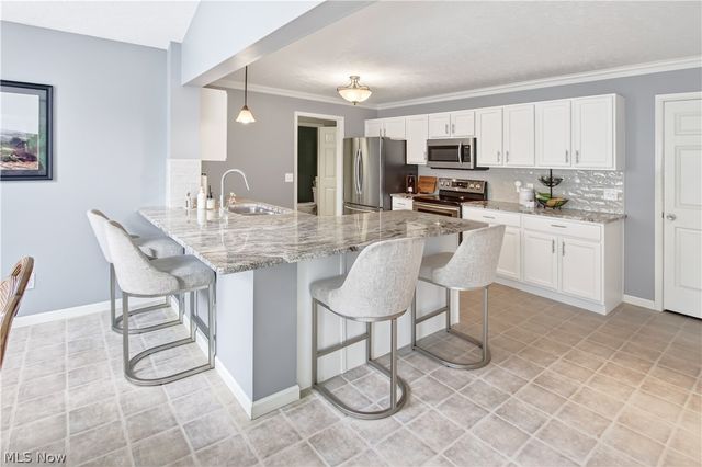 1910 Northgate Circle, Akron, OH 44320