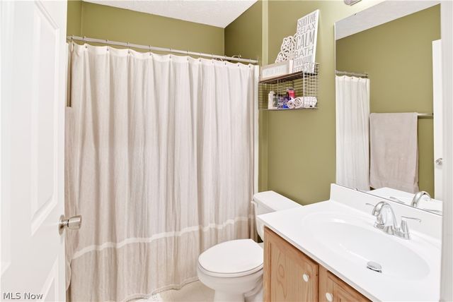 1910 Northgate Circle, Akron, OH 44320