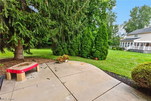 1910 Northgate Circle, Akron, OH 44320