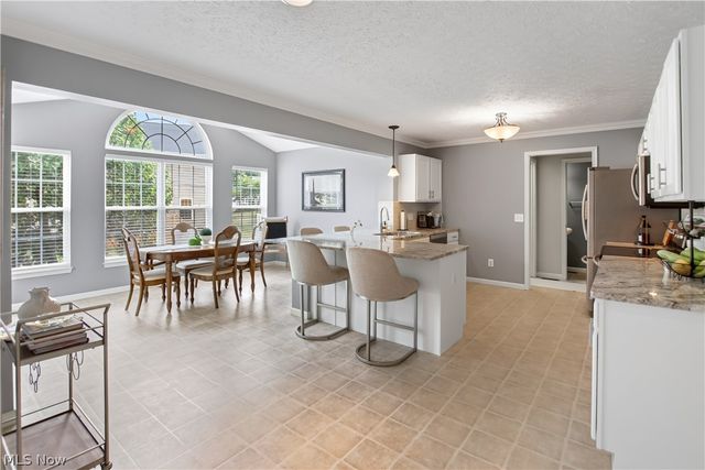 1910 Northgate Circle, Akron, OH 44320