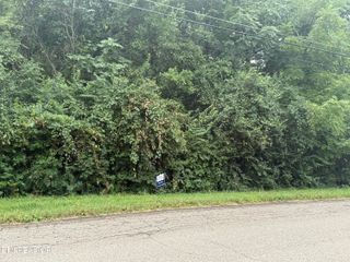 422 Kendall Rd, Knoxville, TN 37919