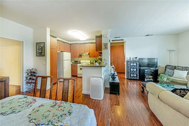 735 Francesca 202, Walnut, CA 91789