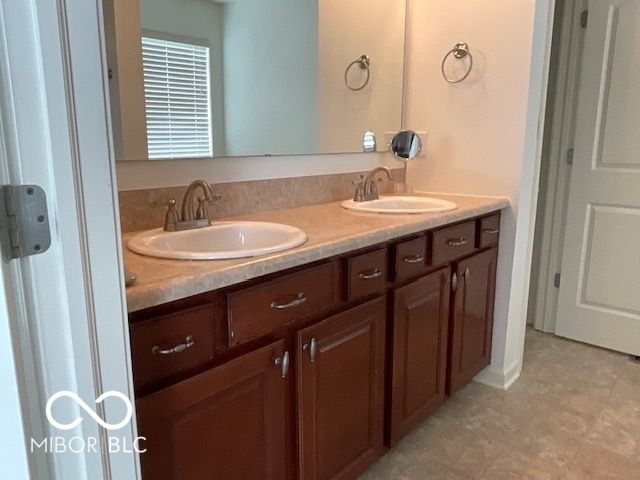 5573 Newport Avenue, Indianapolis, IN 46234