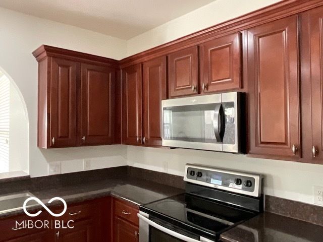 5573 Newport Avenue, Indianapolis, IN 46234