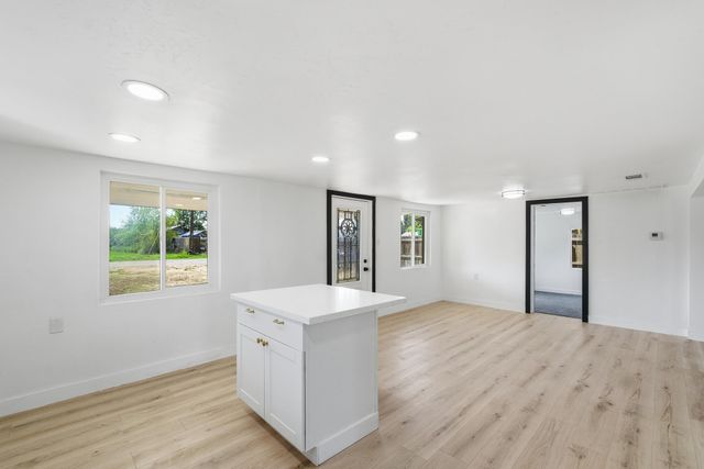 15080 Water Avenue, Visalia, CA 93292