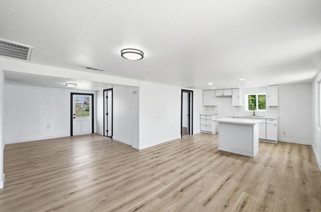 15080 Water Avenue, Visalia, CA 93292