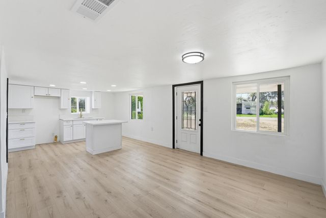 15080 Water Avenue, Visalia, CA 93292