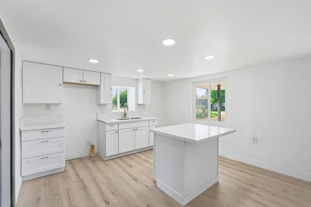 15080 Water Avenue, Visalia, CA 93292