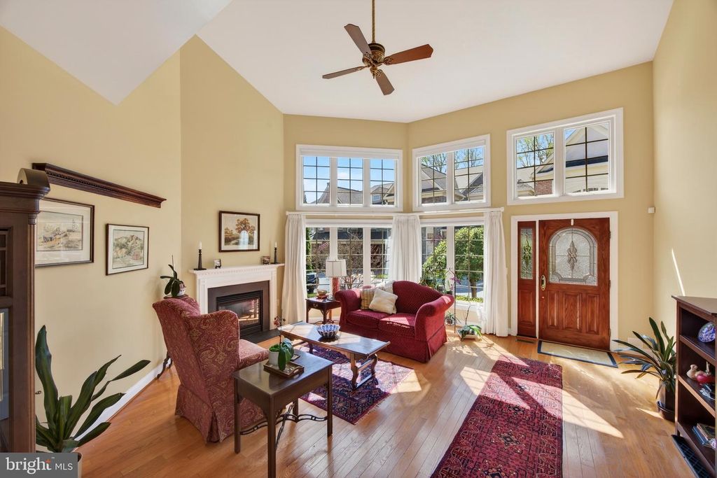 Image 8 of property listing at 10776 MCGREGOR DR, Columbia, MD 21044