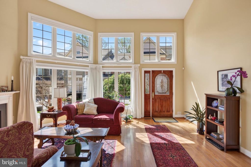 Image 9 of property listing at 10776 MCGREGOR DR, Columbia, MD 21044