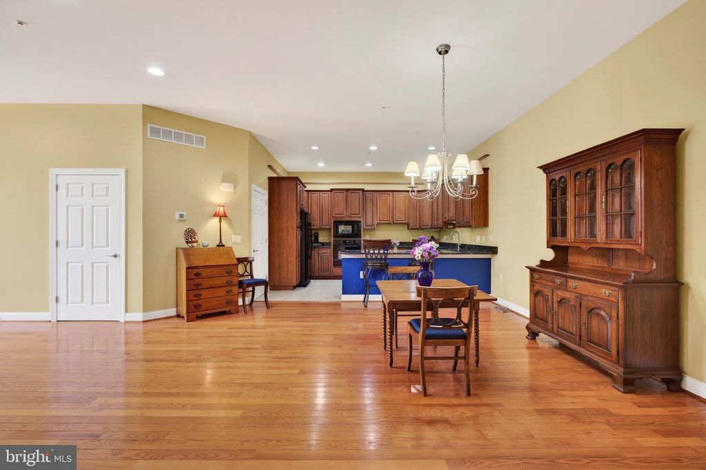 Image 14 of property listing at 10776 MCGREGOR DR, Columbia, MD 21044