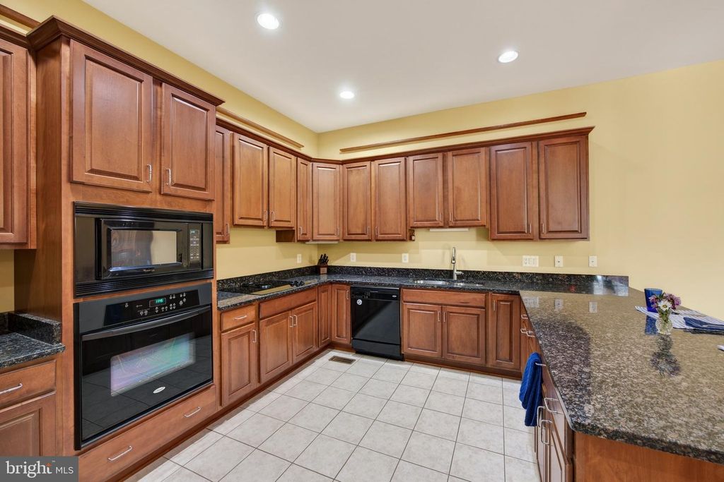 Image 20 of property listing at 10776 MCGREGOR DR, Columbia, MD 21044
