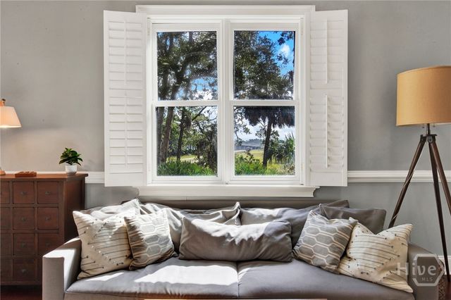 6 Turnbull Lane, Savannah, GA 31410