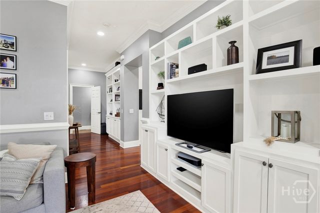 6 Turnbull Lane, Savannah, GA 31410