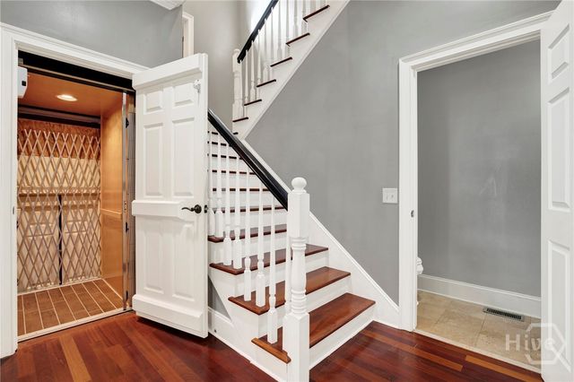 6 Turnbull Lane, Savannah, GA 31410