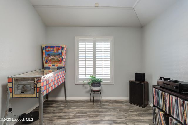 144 N Utica Avenue, Lubbock, TX 79416