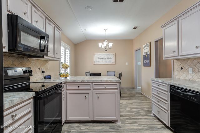 144 N Utica Avenue, Lubbock, TX 79416