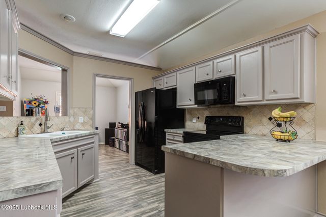 144 N Utica Avenue, Lubbock, TX 79416