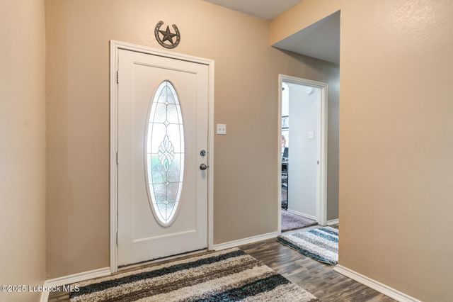 144 N Utica Avenue, Lubbock, TX 79416