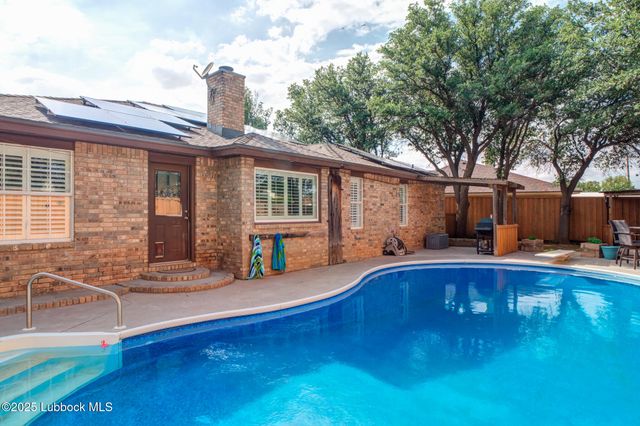 144 N Utica Avenue, Lubbock, TX 79416