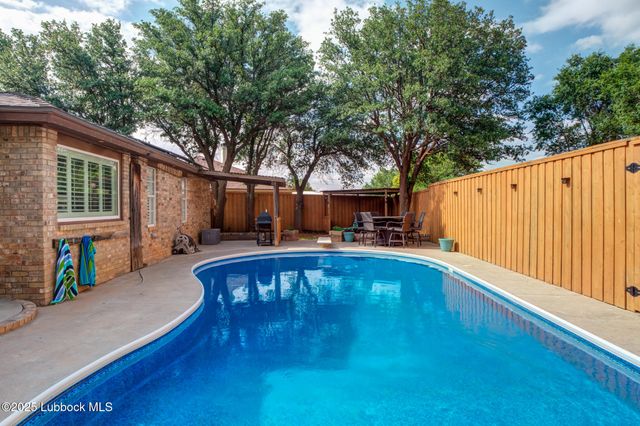 144 N Utica Avenue, Lubbock, TX 79416