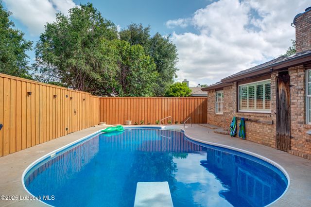 144 N Utica Avenue, Lubbock, TX 79416