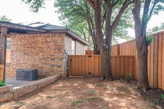 144 N Utica Avenue, Lubbock, TX 79416