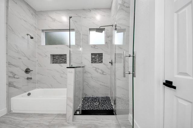 416 S 1st Street, La Porte, TX 77571