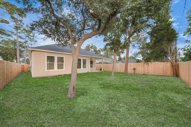 416 S 1st Street, La Porte, TX 77571