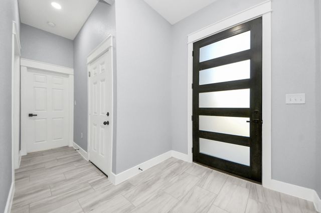 416 S 1st Street, La Porte, TX 77571