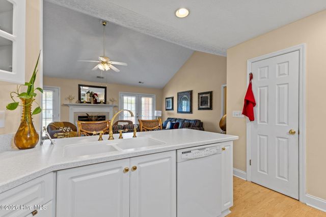 129 Hidden Pond Drive, New Bern, NC 28562