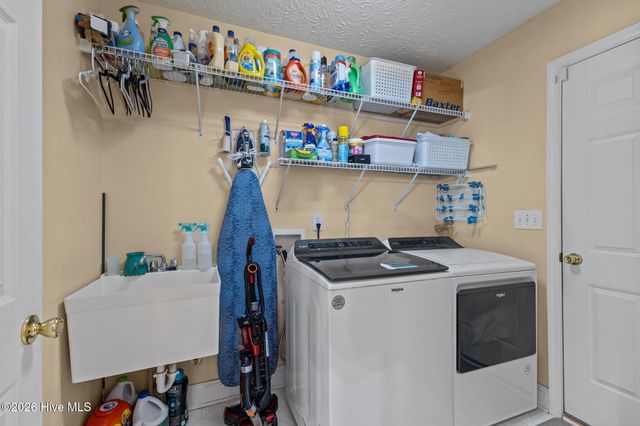 129 Hidden Pond Drive, New Bern, NC 28562