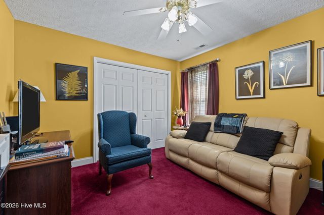 129 Hidden Pond Drive, New Bern, NC 28562