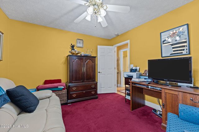 129 Hidden Pond Drive, New Bern, NC 28562