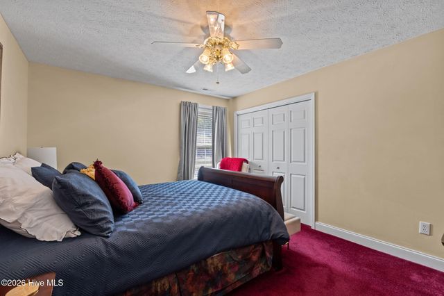 129 Hidden Pond Drive, New Bern, NC 28562