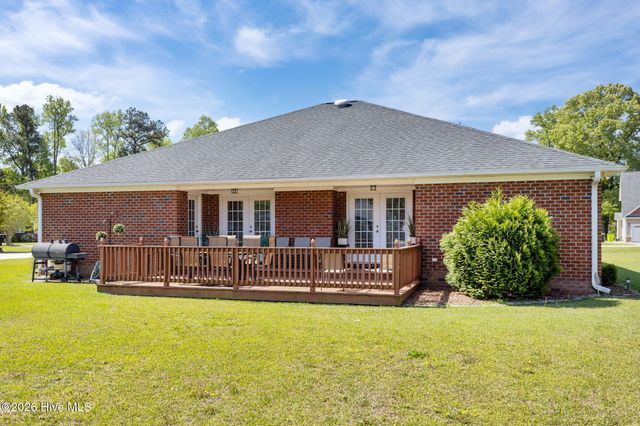 129 Hidden Pond Drive, New Bern, NC 28562