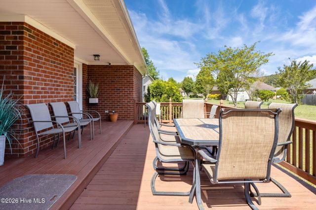 129 Hidden Pond Drive, New Bern, NC 28562