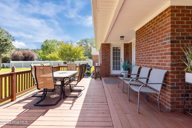 129 Hidden Pond Drive, New Bern, NC 28562