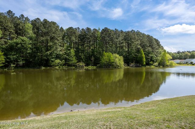 129 Hidden Pond Drive, New Bern, NC 28562