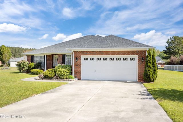 129 Hidden Pond Drive, New Bern, NC 28562