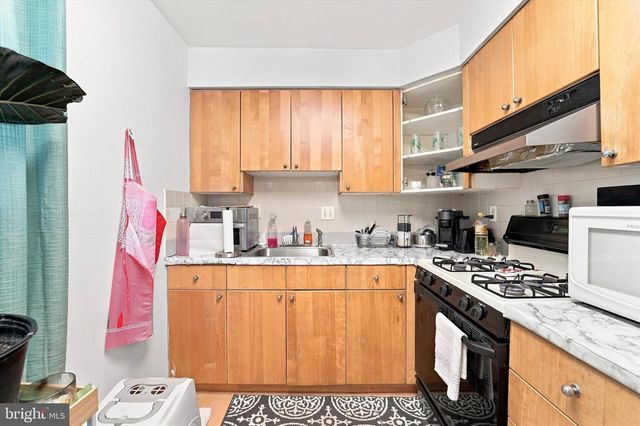 498 AVON ST, Philadelphia, PA 19116