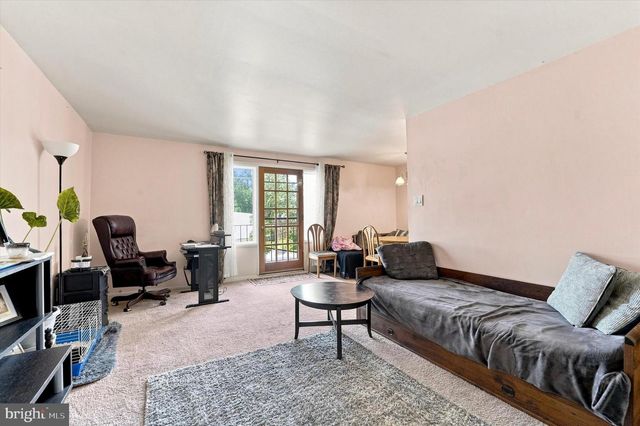 498 AVON ST, Philadelphia, PA 19116